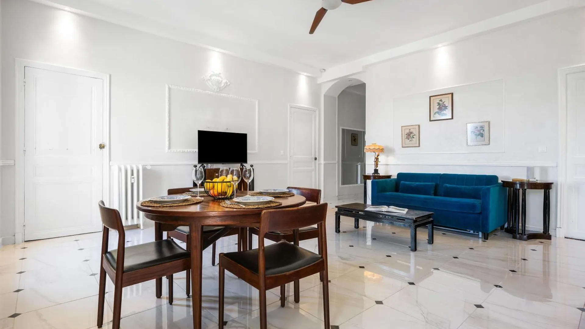 Apartment Alexandra Palace, Appartement Belle Epoque Menton, Vue Mer, Parking